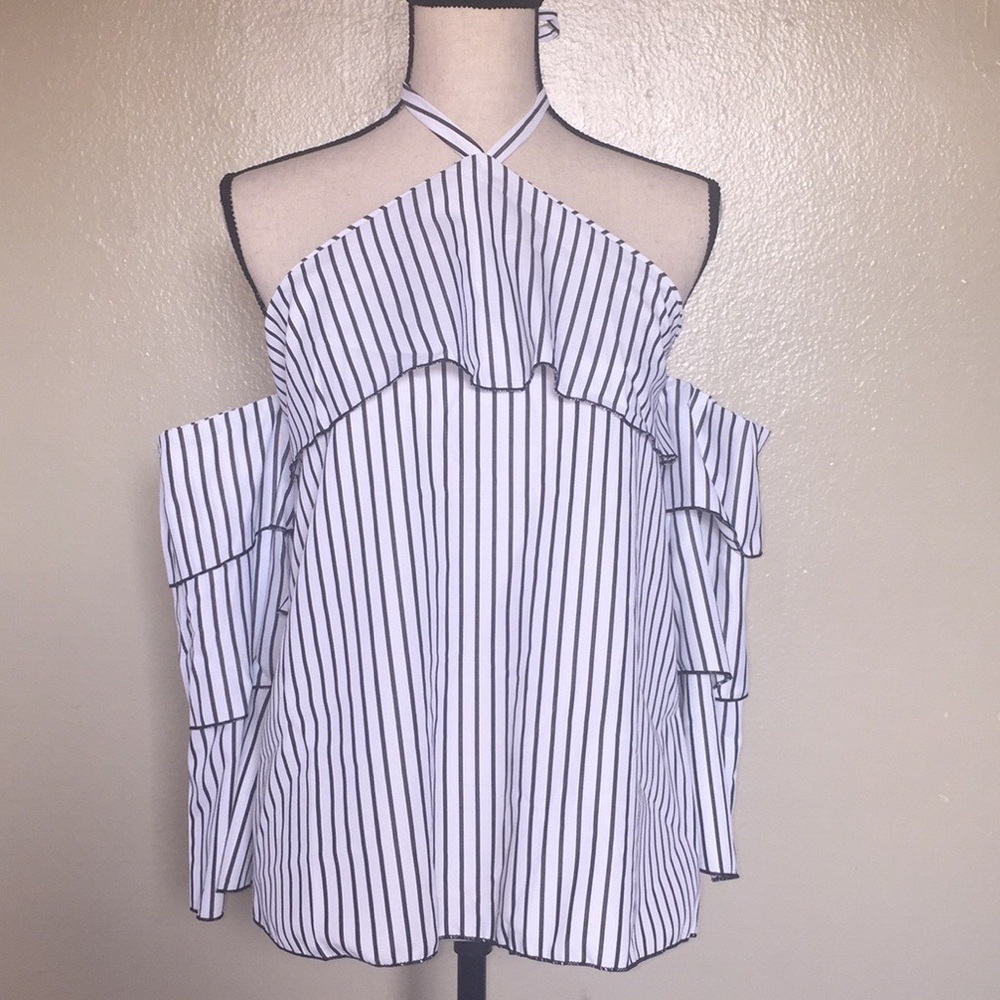 🎉HP🎉 Tiered Sleeve Cold Shoulder Halter Blouse - Picture 6 of 8